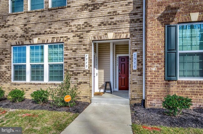 Building Photo - 7977 Independence Dr