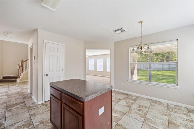 Foto del edificio - 8307 Cove Timbers Ln