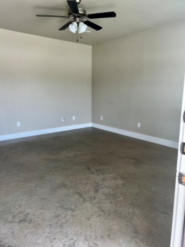 Building Photo - 3225 Belmont Dr