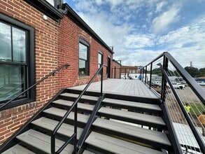 Building Photo - 145 Wagner St