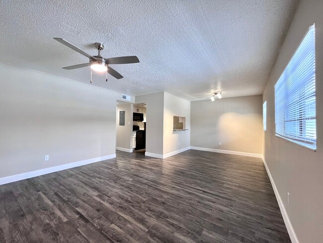 Building Photo - Inertio