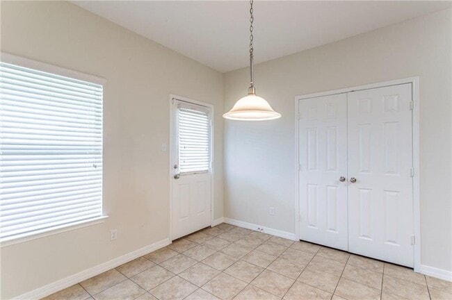 Foto del edificio - 3712 Nightjar View Terrace