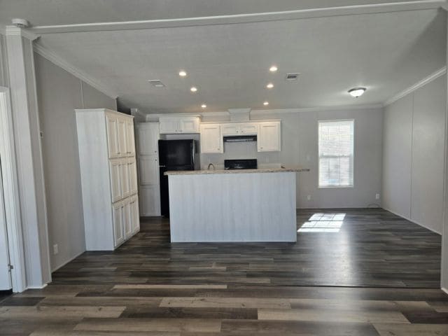 Building Photo - 1400 Banana Rd