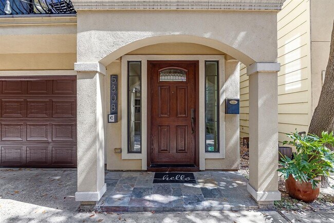 Building Photo - 5308 Larkin St