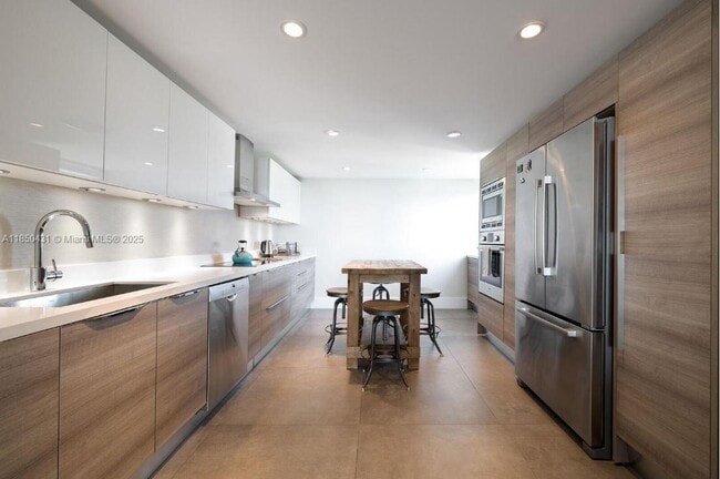 Foto del edificio - 9940 W Bay Harbor Dr