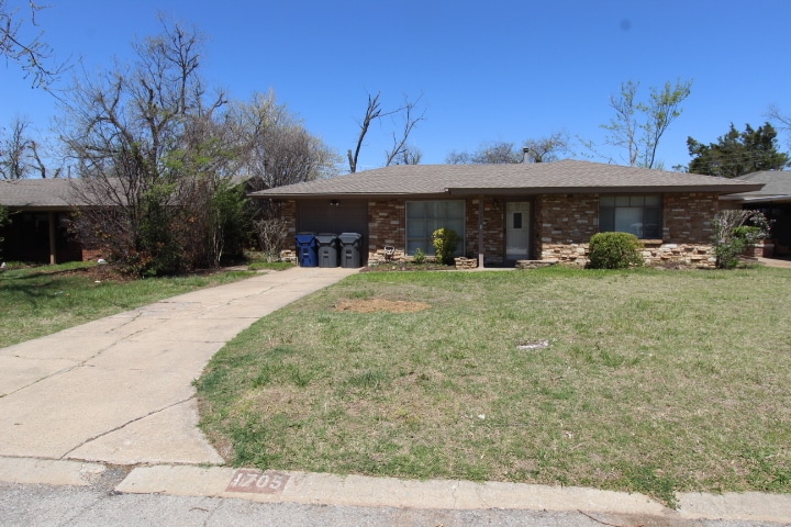Photo - 1705 Westchester Dr (The Village, OK)