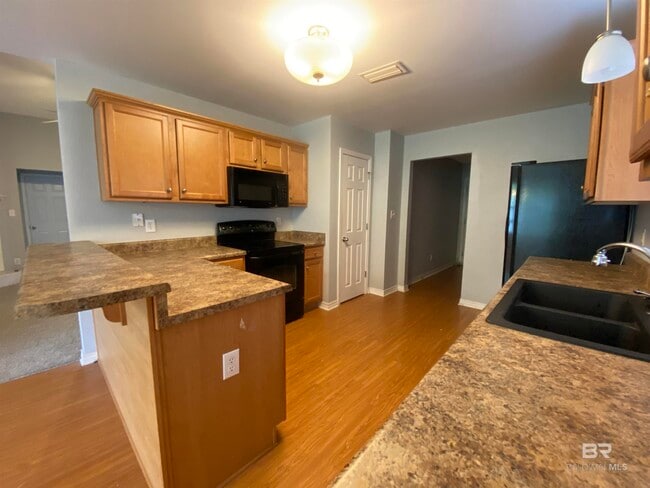 Foto del edificio - 8057 Deerwood Dr