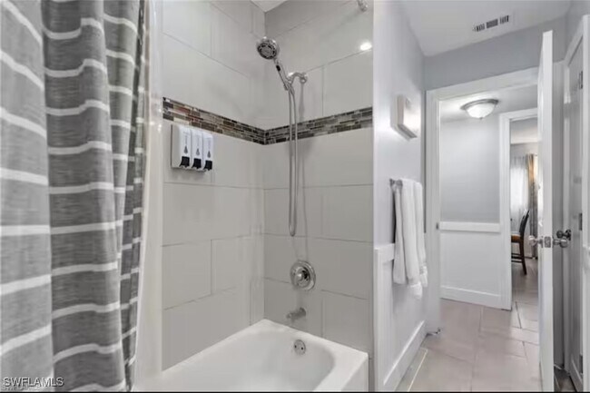 Foto del edificio - 5216 Rutland Ct