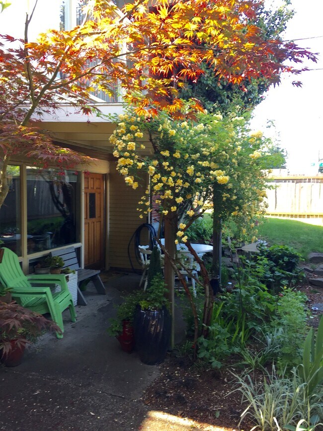 Foto del edificio - 8623 20th Ave NE