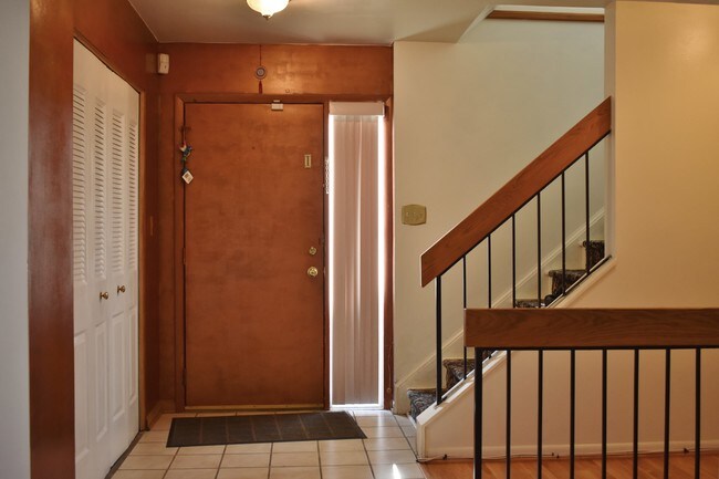 Building Photo - 7124 Ora Glen Ct