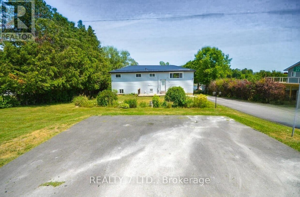 Primary Photo - 22 Lawrence St N