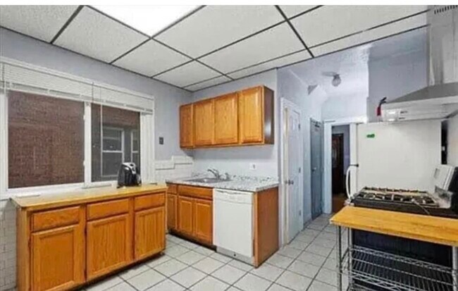 Foto del edificio - 16554 Fairfield St