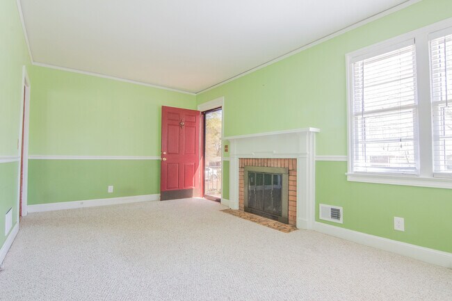 Foto del edificio - 3 Bedroom 1.5 Bathroom Home in Forestdale ...