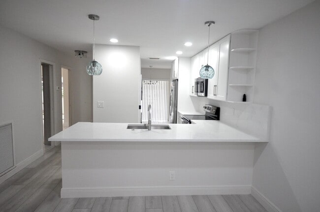 Building Photo - 13731 Via Aurora