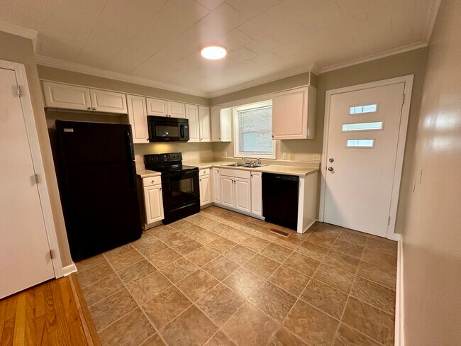 Foto del edificio - 705 Pennington Ave