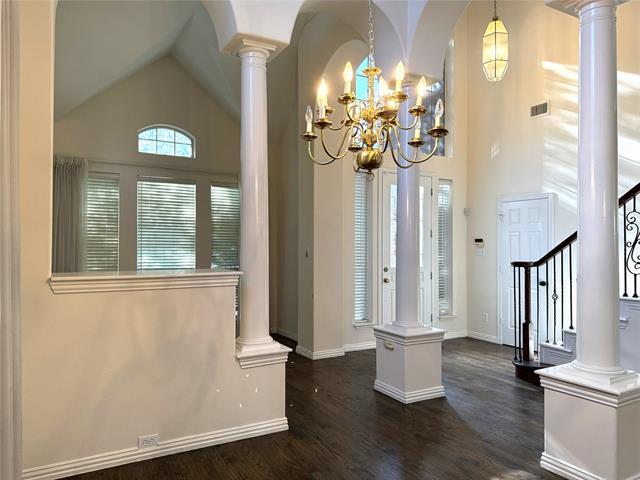 Foto del edificio - 2704 Meadow Hills Ln