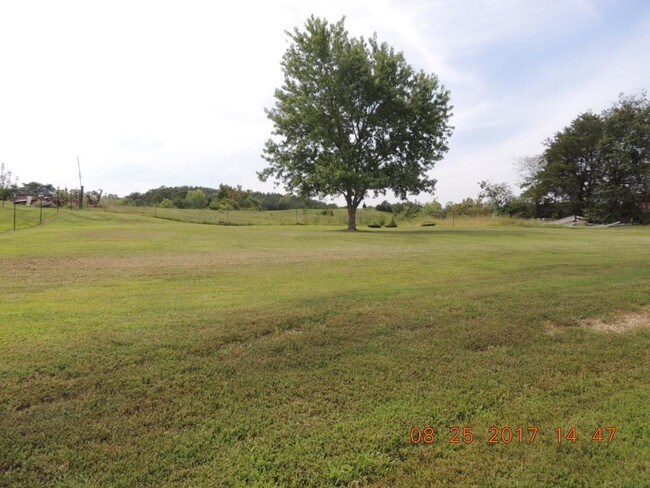 Foto del edificio - 320 Camp Creek Rd
