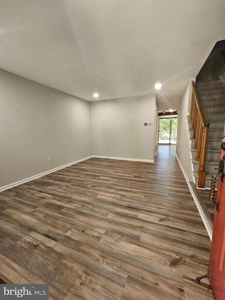 Building Photo - 5424 Jenmatt Dr