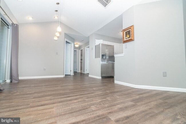 Foto del edificio - 721 Walden Cir