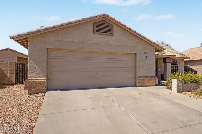 Building Photo - 8752 W Melinda Ln
