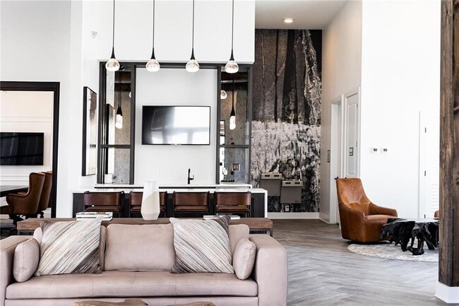 Building Photo - 622 Shallowford Rd