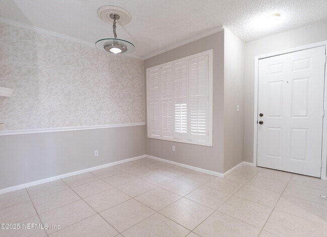 Foto del edificio - 800 Ironwood Dr