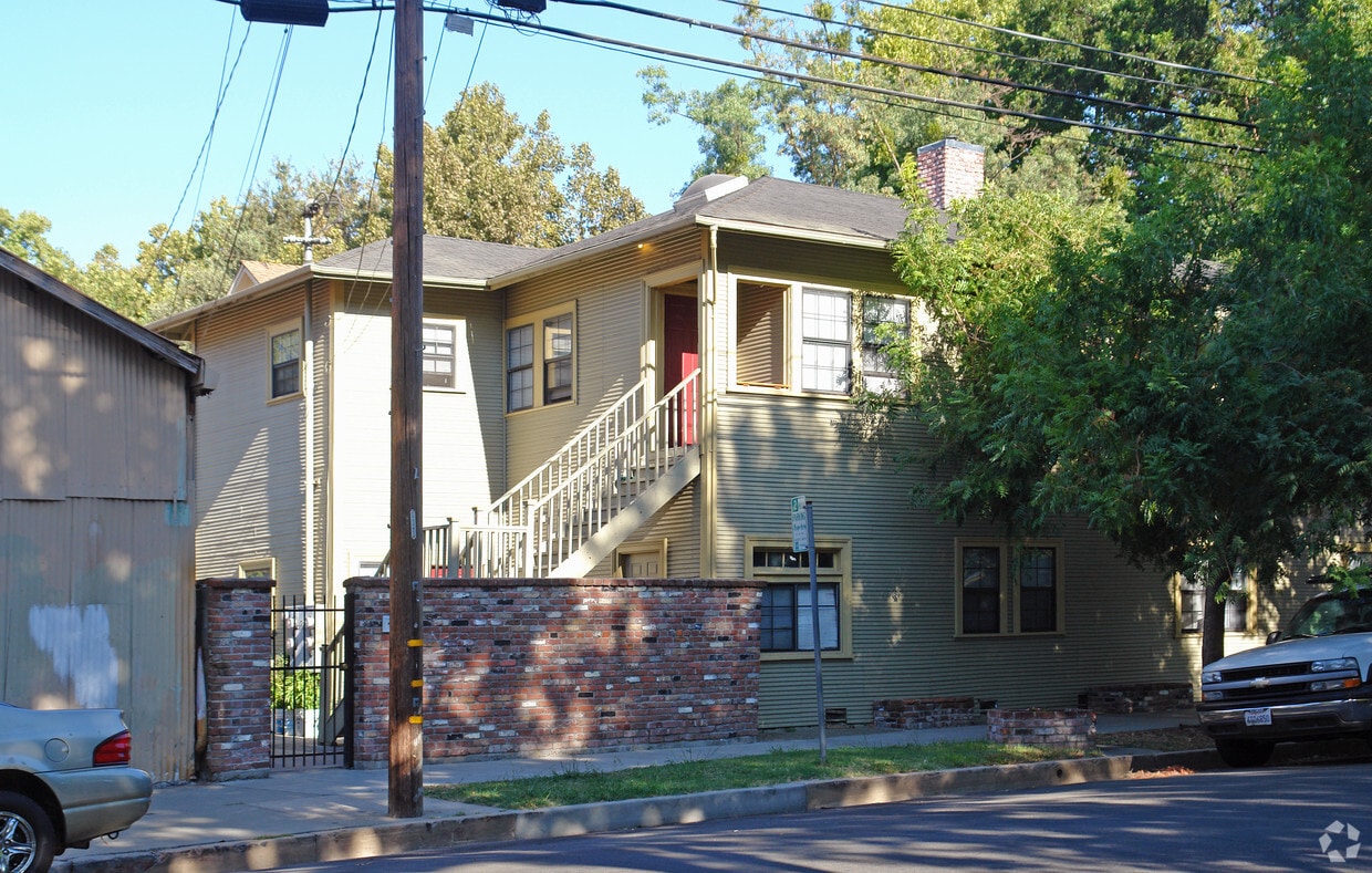 Building Photo - 330 U St