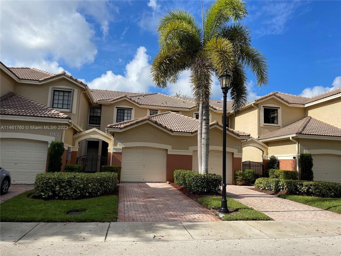 4112 Forest Dr, Weston, FL 33332 Townhome Rentals in Weston FL