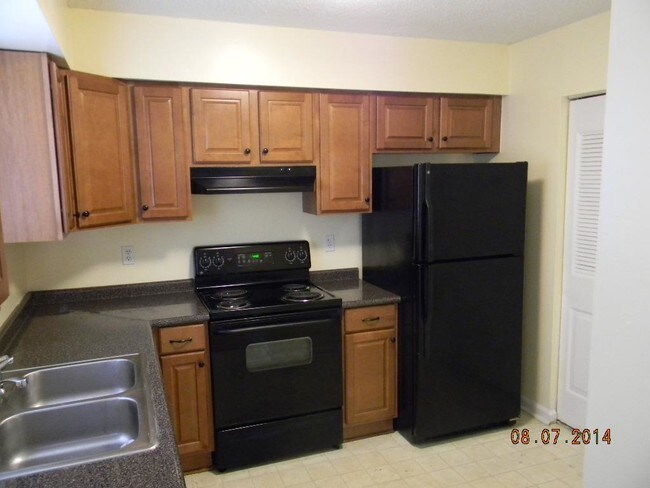 Building Photo - 6137 Bent Tree Ct