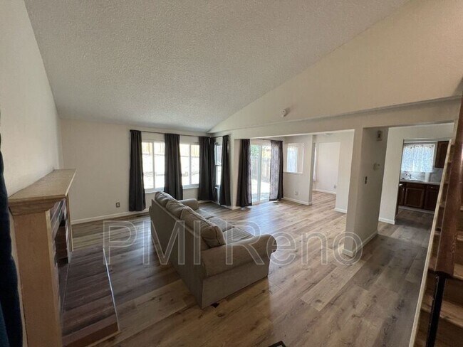 Foto del edificio - 1456 Canyon Creek Rd