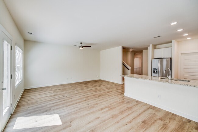 Foto del edificio - 8 Deer Creek Dr