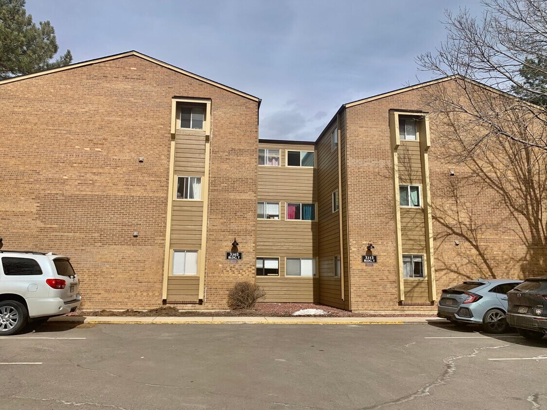 Primary Photo - BEAUTIFUL One Bed on Madison Ave, Close to...