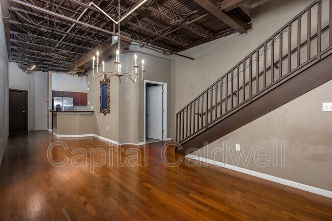 Building Photo - 1615 E 5th Ave