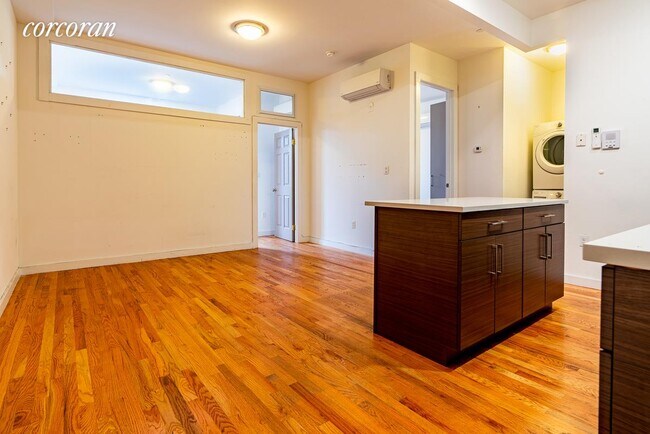 Building Photo - 500 Leonard St