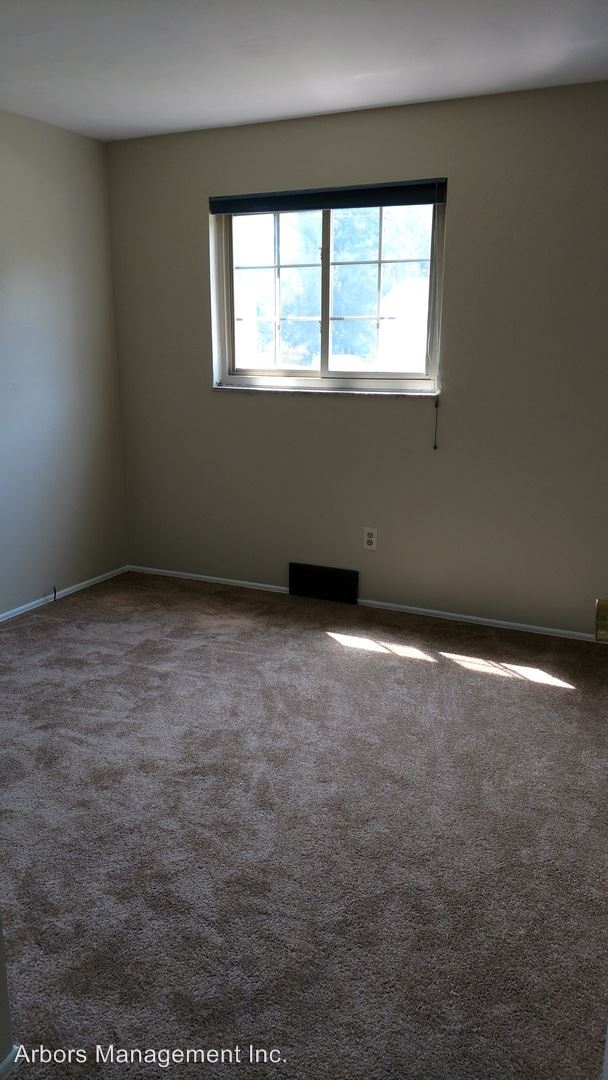 Building Photo - 3 br, 1 bath House - 885 Blue Ridge Drive