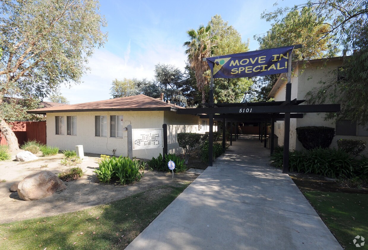 Foto principal - Village Lane Apartments
