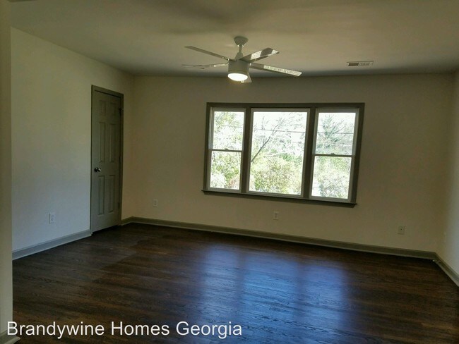 Building Photo - 2483 Sylvan Ter