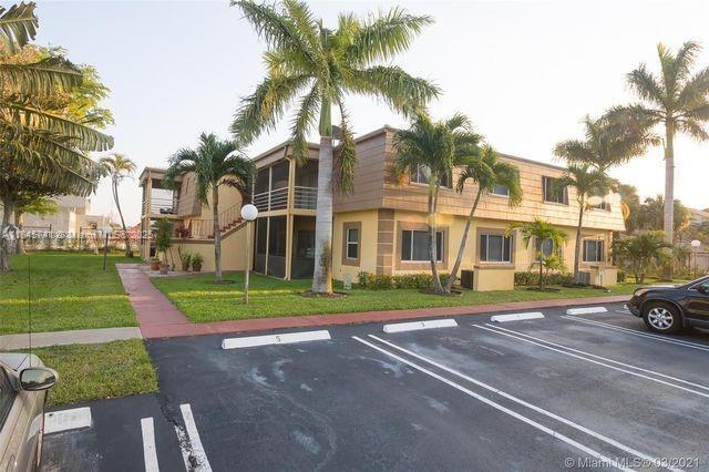 Foto principal - 8900 NW 38th Dr