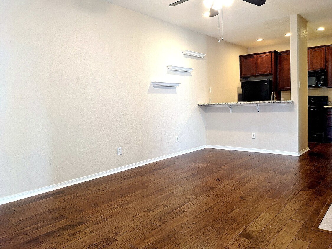 Foto principal - 2121 El Paseo St