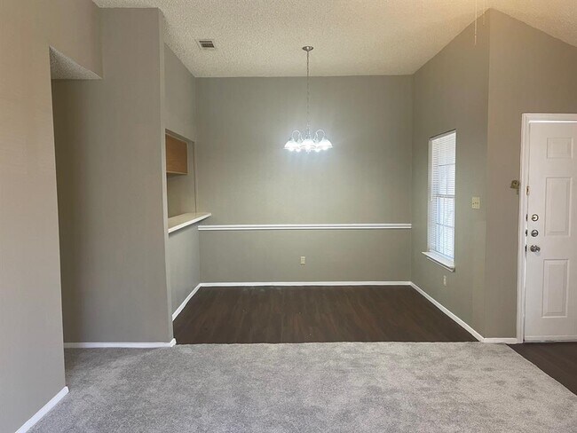 Foto del edificio - 2222 Millstone Dr