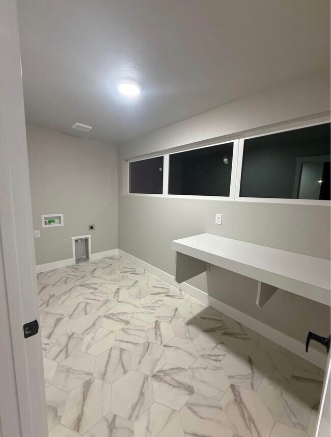 Foto del edificio - 2754 W Nonius St