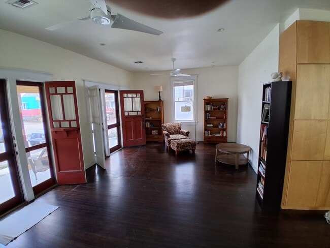 Photo - 6324 Annunciation St House