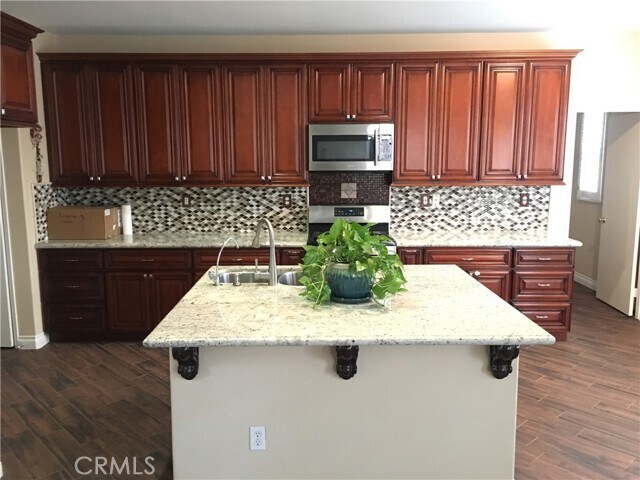 Foto del edificio - 16010 Bainbridge Way