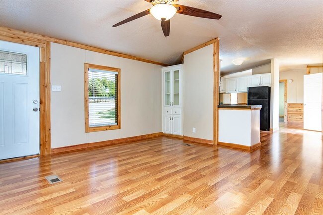 Building Photo - 10500 Sunrise Cir