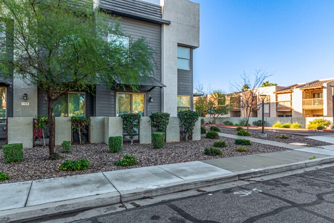 Building Photo - 7531 E Billings St