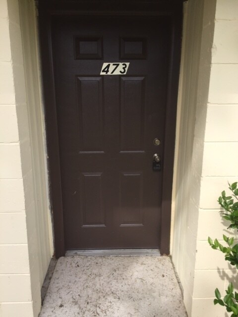 Building Photo - Cozy 2-Bedroom Duplex in Longwood – Availa...