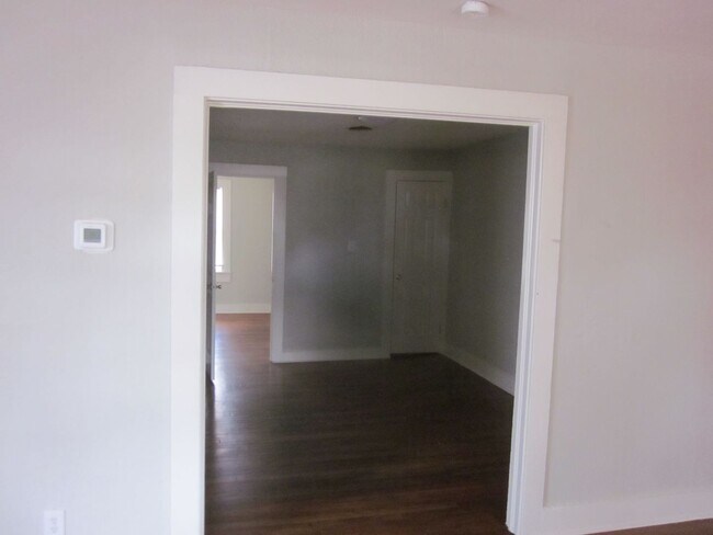 Foto del edificio - 833 Parker St