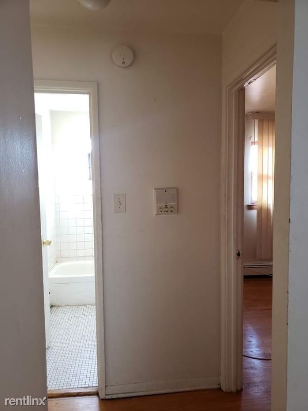 Foto del edificio - 7822 S South Shore Dr