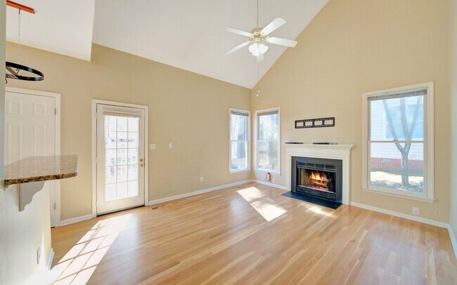 Foto del edificio - Bright + Spacious 4 Bedroom Home w/ Walkout Basement in Chestnut Bluffs of Woodcroft!