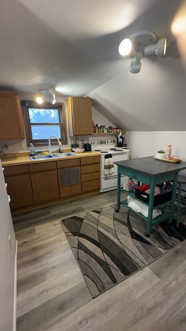 Cocina - 141 E Main St